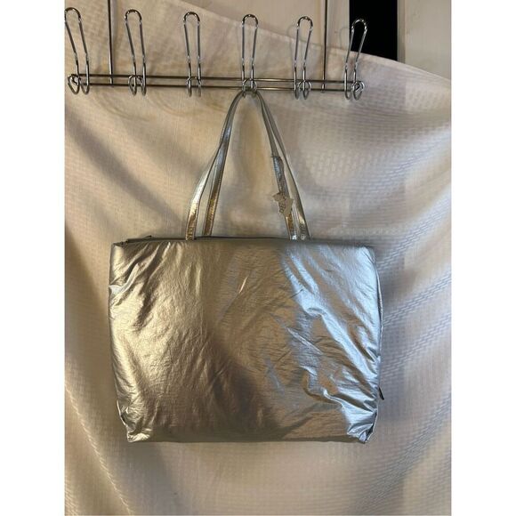 New Day Silver Puffer Zipper bag tote new18x13" - Picture 8 of 8